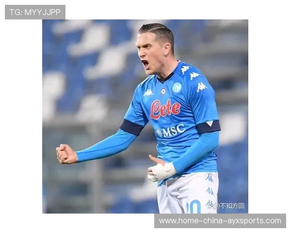 那不勒斯传切配合灵巧，泽林斯基向前意识强烈